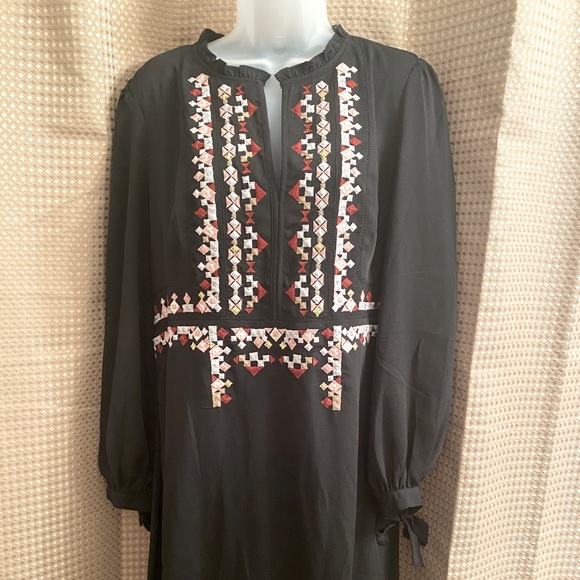 Ann Taylor Dresses & Skirts - Ann Taylor Embroidered Black Dress Sz 12